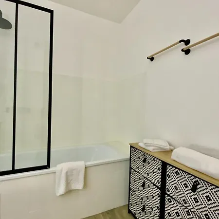 Le Jeu De Paume - T2 In The Center! * Montpellier