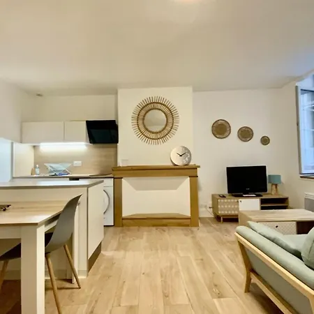 Le Jeu De Paume - T2 In The Center!